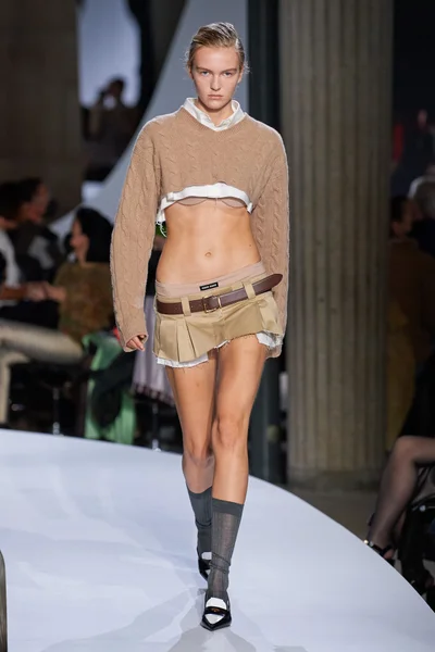 Look 12